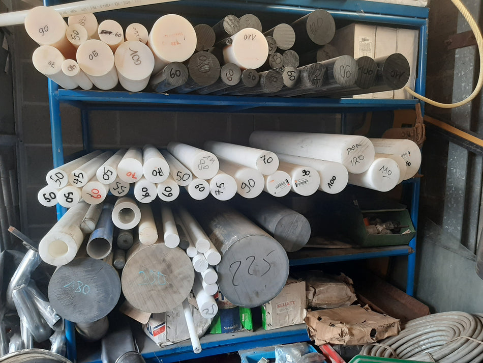 Technische kunststoffen - volstaf - POM - PA6 - PTFE - NYLON - POLYAMIDE - draaien en frezen - half fabricaat