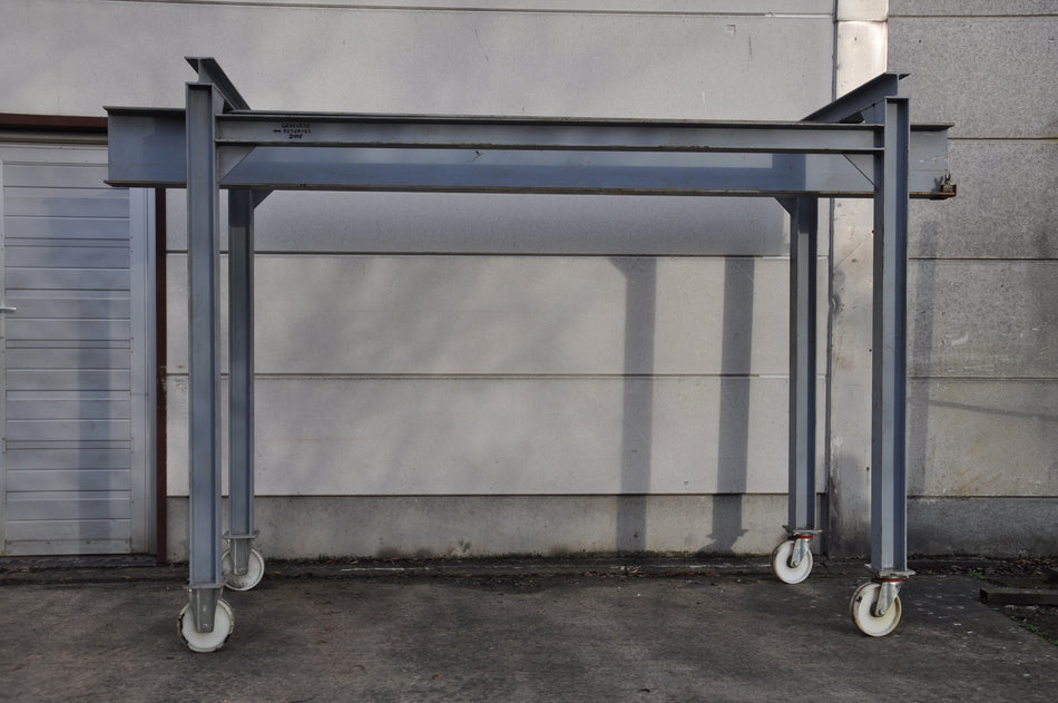 Stevige verrijdbare constructie voor takel / rolwagen / giraf / motortakel