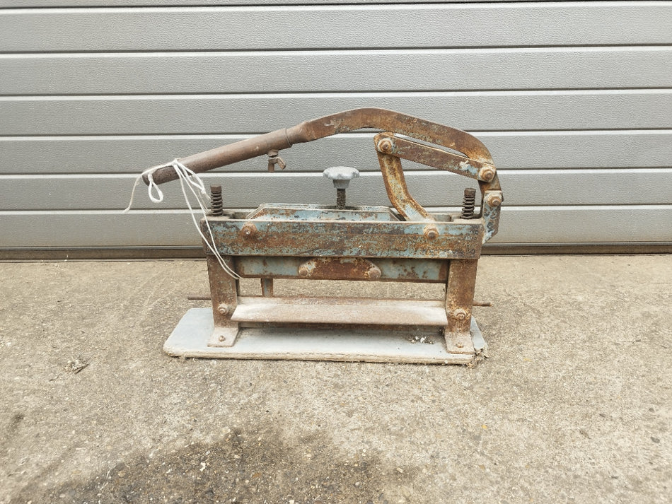 Manuele betonklinker knipper