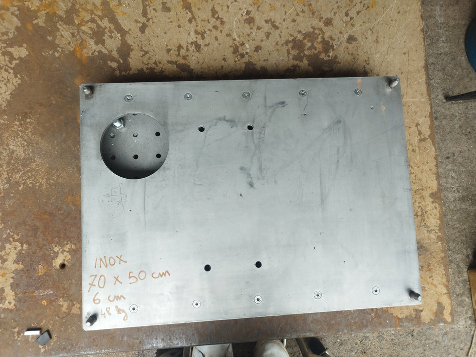 Montageplaat met stelpinnen en rubber spacers als voeten - INOX - 70x50 cm - 48 kg