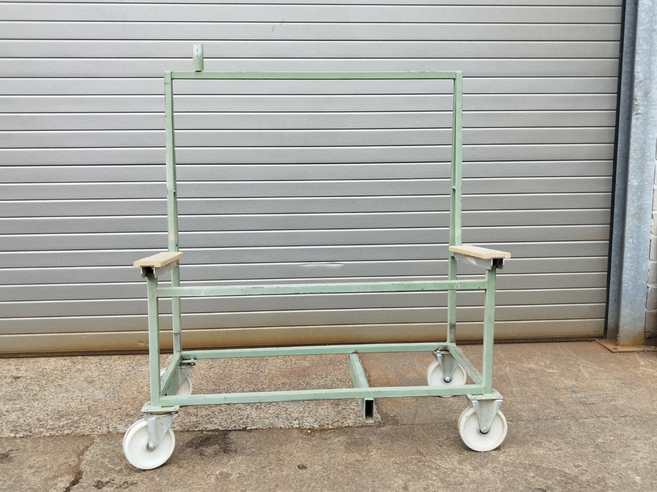 Transportwagen - intern transport - magazijnkar - plateauwagen - werktafel - deurenkar - verfdeur