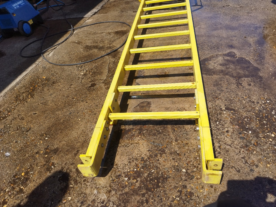 Glasvezelversterkte kunststof ladder 615 cm