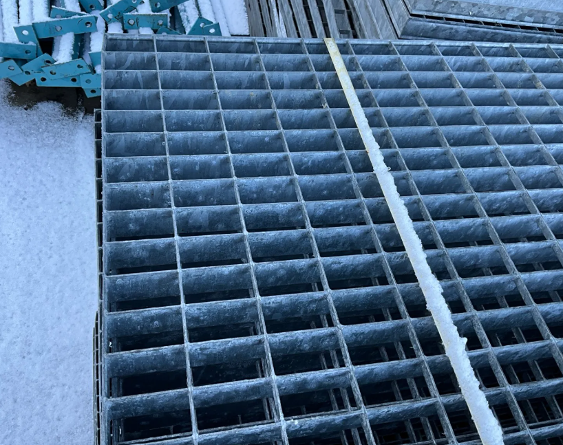 Looprooster - draadrooster - persrooster - 150 x 123 x 4 cm - gegalvaniseerd