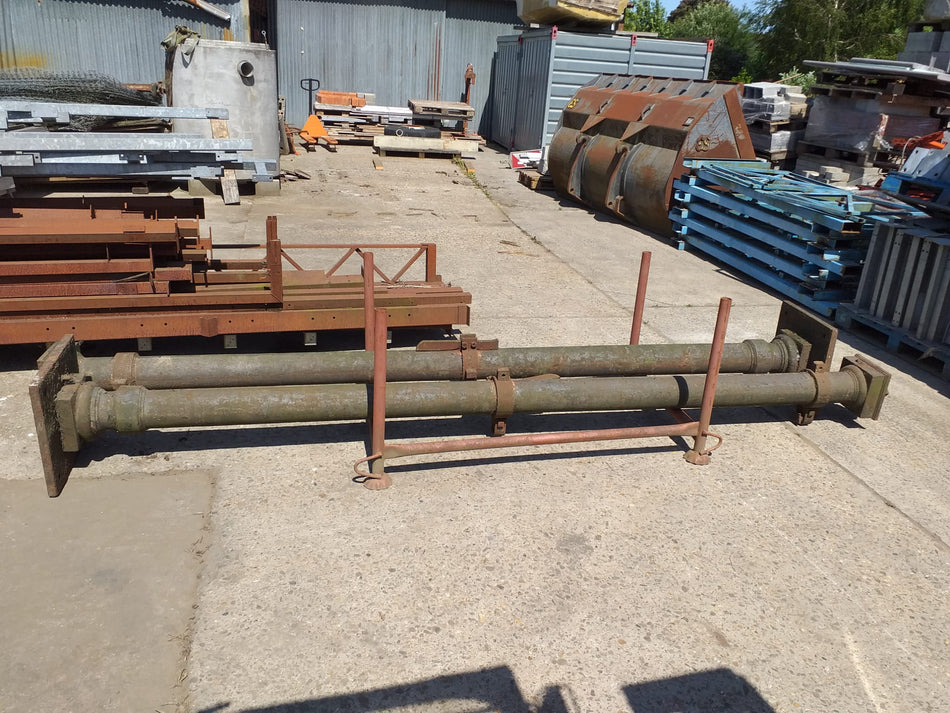 Metalen palen voor grote poort met voetplaat - set - font